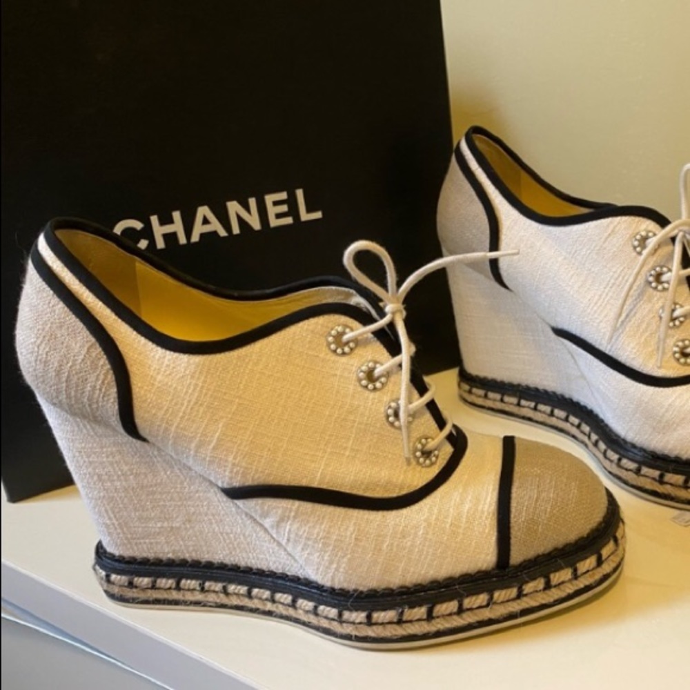 CHANEL Espadrille Wedge - Picture 2 of 7